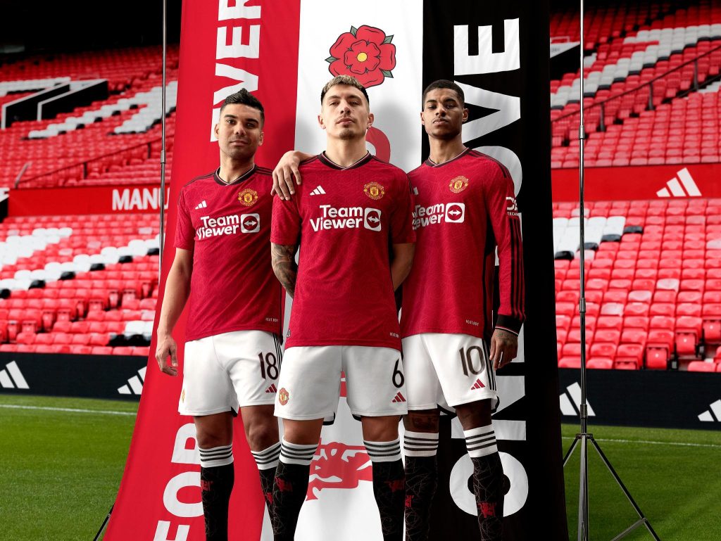 ao-dau-san-nha-adidas-cua-manchester-united