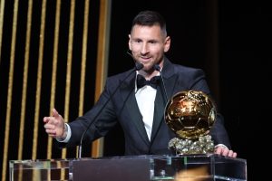 Lionel Messi giành quả bóng vàng